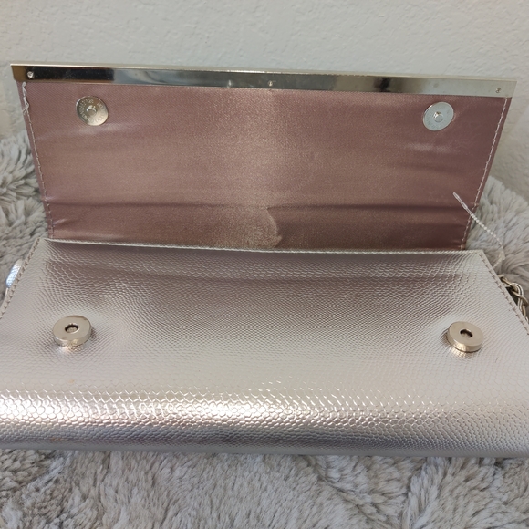 Silver Rhinestone Clutch - Picture 3 of 11